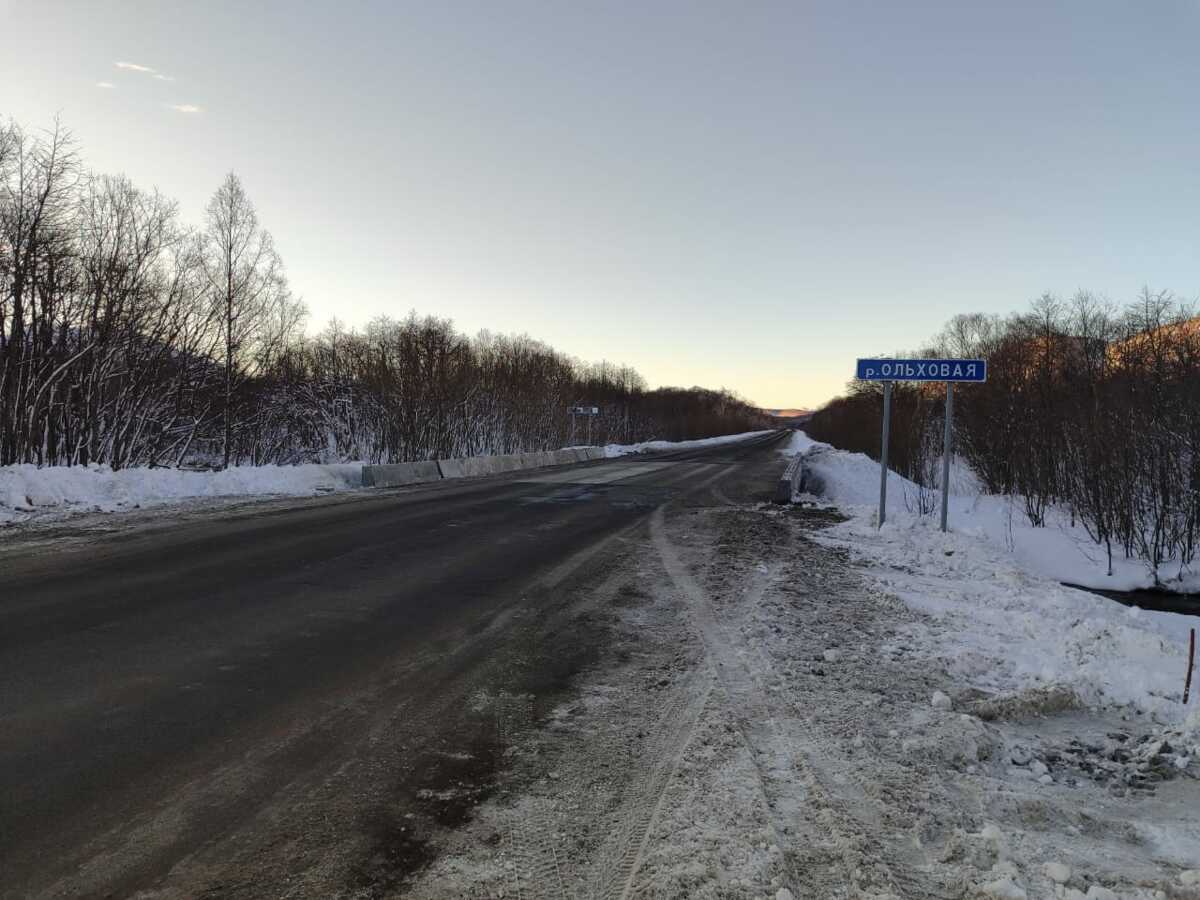 Работы по обустройству перильного ограждения ведутся на двух мостах в Елизовском районе